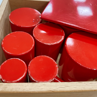 Red Knobless cylinders