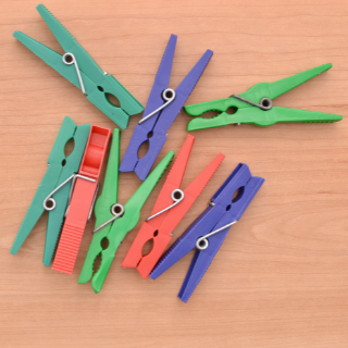 how to use clothespin